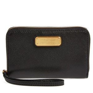 MARC JACOBS Black Leather Wristlet Wallet